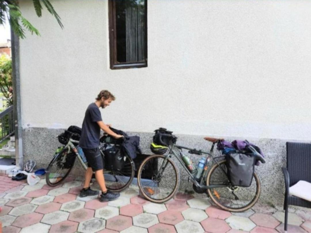 Travel Hostel - 400M From Bus Station ペーチ エクステリア 写真